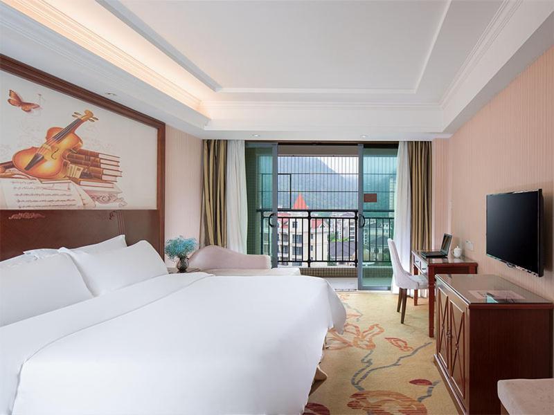 Vienna Classic Hotel Qingyuan Taihe Ancient Cave Scenic Area Ngoại thất bức ảnh